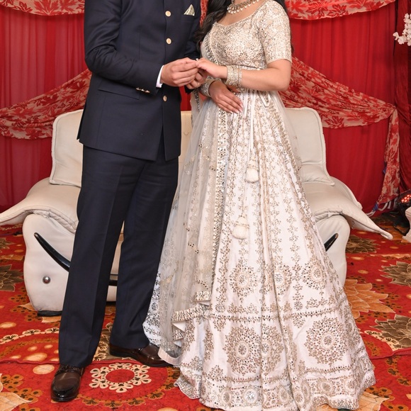 Indian Lengha outfit for sale!! My Engagement outfit!! - Picture 4 of 8